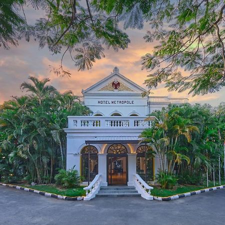 Royal Orchid Metropole Mysore Exterior foto