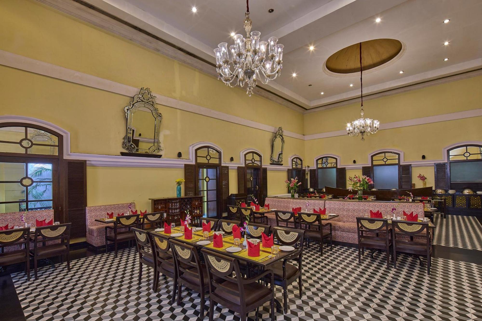 Royal Orchid Metropole Mysore Exterior foto
