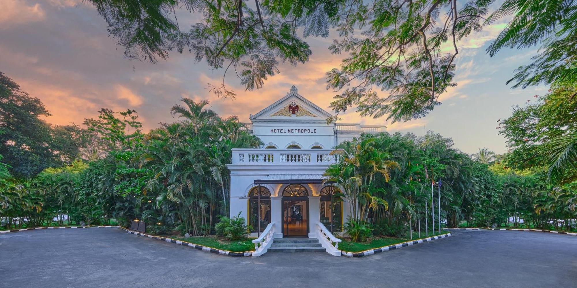 Royal Orchid Metropole Mysore Exterior foto